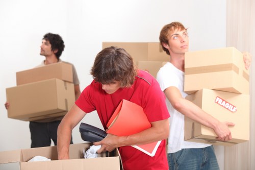 Local moving support for flat removals in Highbury